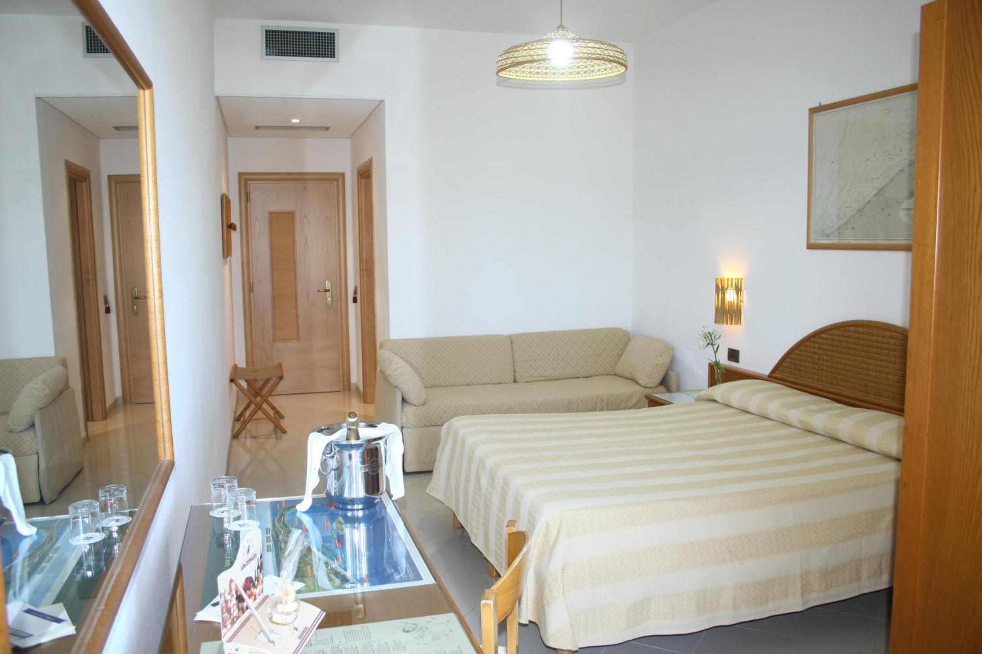Ecoresort Le Sirene - Caroli Hotels Gallipolli Rum bild